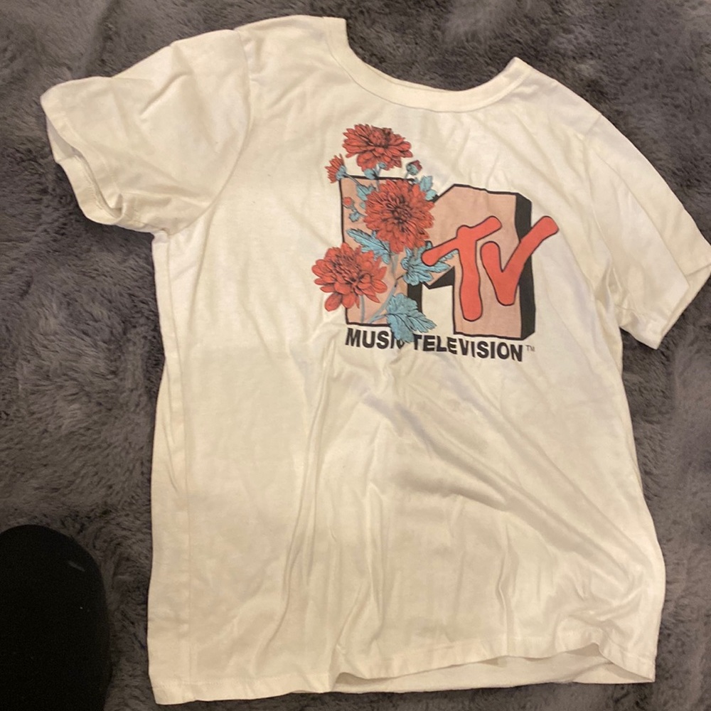 White TV shirt
